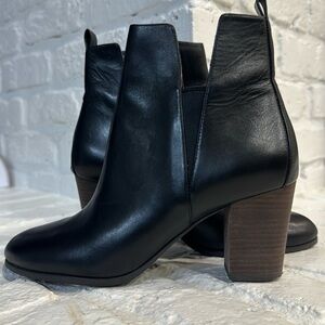 COLE HAAN Grand OS Ankle Boots 2.75” Heel Leather Booties in Black Size 8